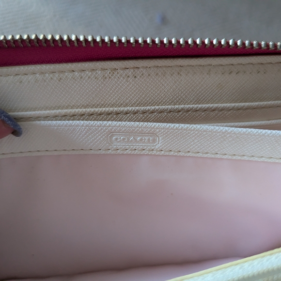 Coach F50672 Floral Clutch Wallet - Picture 3 of 12